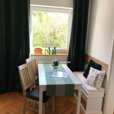 Alte Forsthaus Spiegelhuette * Lindberg